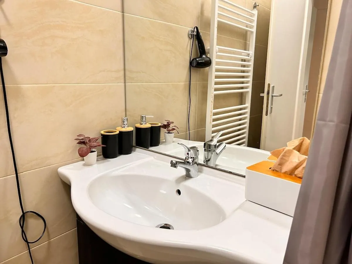 Spacious Central 4-Room Apartment For 6 Person - Near Subway Vienna