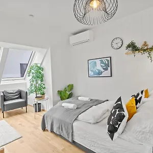 Daire Near Klinik Floridsdorf - 3 Min To Supermarket And Pharmacy - On-site Parking For 19,90 Eur, Viyana
